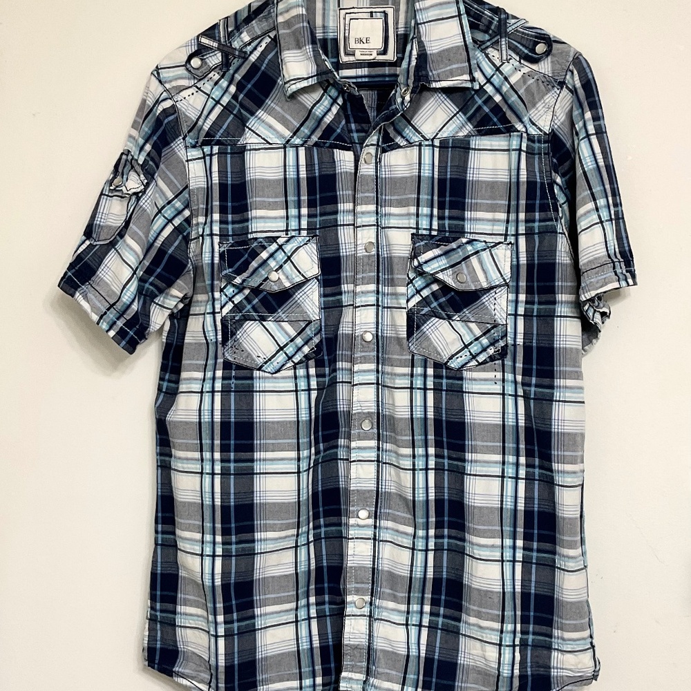 BKE Men's Short Sleeve Pearl Button Blue/Gray Plaid Shirt Athletic Fit Size M